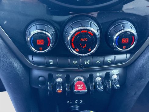 Used 2018 MINI Cooper Countryman w/ Premium Package image 17