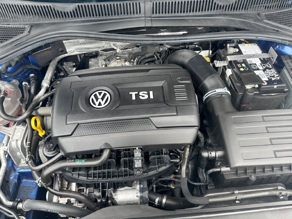 Used 2024 Volkswagen Jetta GLI 40th Anniversary Edition FWD image 17