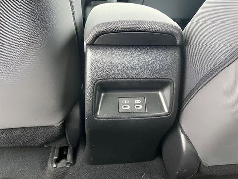 Used 2024 Toyota Corolla LE image 31