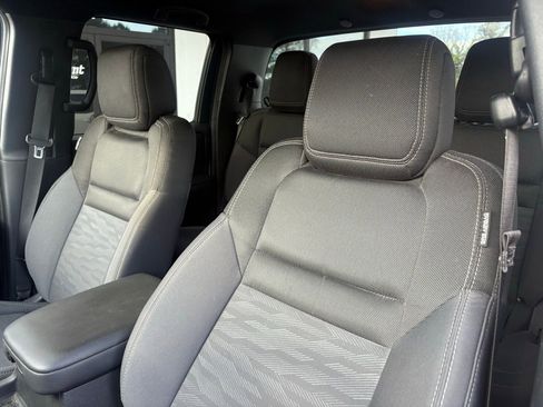 Used 2023 Nissan Frontier SV w/ Midnight Edition Package image 3