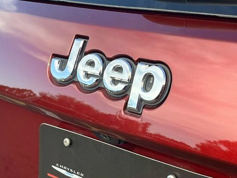 Used 2019 Jeep Grand Cherokee Limited w/ Trailer Tow Group IV AWD/4WD image 32