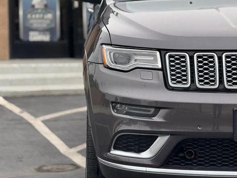 Used 2019 Jeep Grand Cherokee Summit AWD/4WD image 3