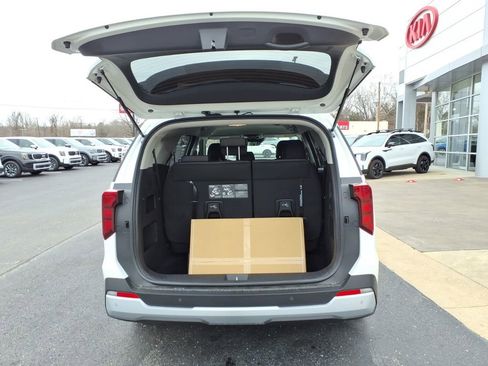 New 2026 Kia Carnival LXS FWD image 7