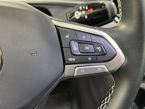 Used 2026 Volkswagen Tiguan SE AWD/4WD image 14