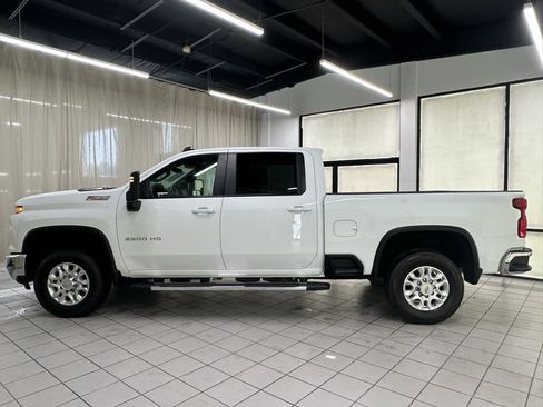Certified 2024 Chevrolet Silverado 2500 LT AWD/4WD image 11
