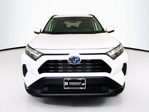 Used 2024 Toyota RAV4 LE AWD/4WD image 2