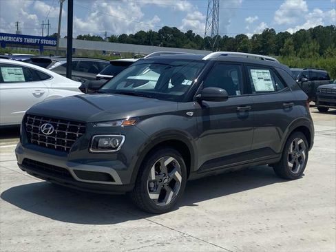 New 2025 Hyundai Venue SEL image 5