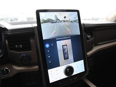 Used 2024 Ford Expedition Max Limited image 25