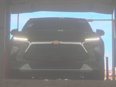 Certified 2023 Chevrolet Blazer LT w/ Driver Confidence Package image 3