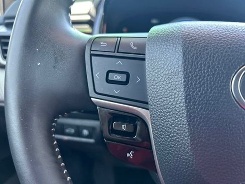 Used 2025 Toyota Camry SE FWD image 20