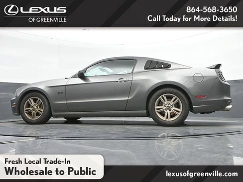 Used 2014 Ford Mustang Coupe RWD image 15