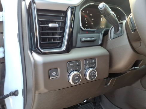 New 2026 GMC Sierra 2500 Denali w/ Denali Reserve Package AWD/4WD image 10