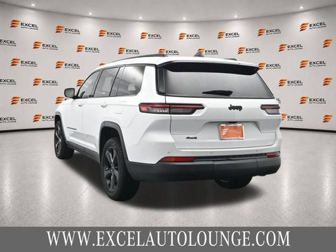 Used 2023 Jeep Grand Cherokee L Laredo AWD/4WD image 3