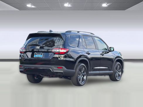 New 2026 Honda Pilot Sport image 8