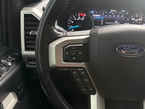 Used 2022 Ford F250 Lariat w/ Black Appearance Package AWD/4WD image 31
