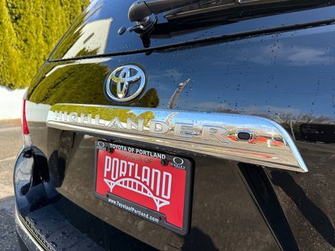 Used 2013 Toyota Highlander Limited image 9