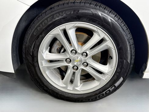 Used 2017 Chevrolet Cruze LT image 37