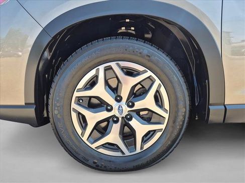 Used 2021 Subaru Forester Premium AWD/4WD image 24