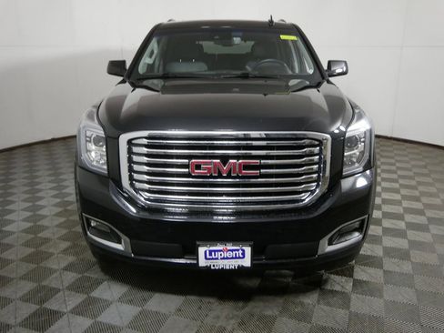 Used 2017 GMC Yukon SLT w/ Premium Edition image 8