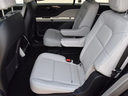 New 2026 Lincoln Aviator 2WD image 14