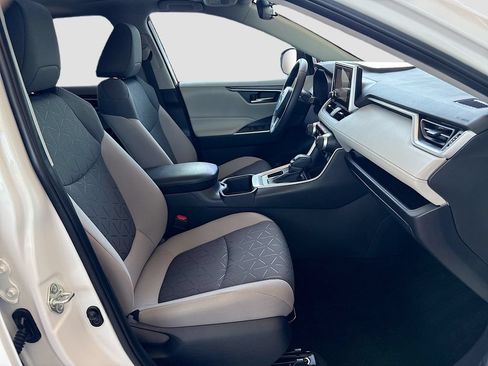 Certified 2025 Toyota RAV4 XLE w/ Convenience Package FWD image 20