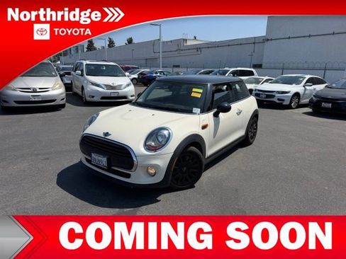 Used 2017 MINI Cooper 2-Door Hardtop FWD image 1