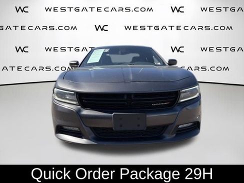 Used 2017 Dodge Charger SXT RWD image 2