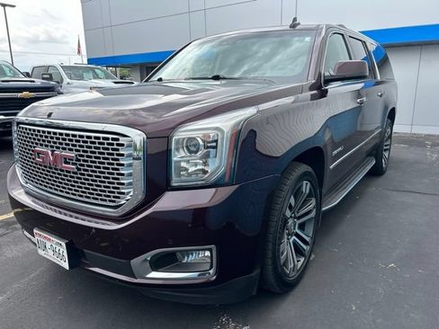 Used 2017 GMC Yukon XL Denali w/ Open Road Package AWD/4WD image 7