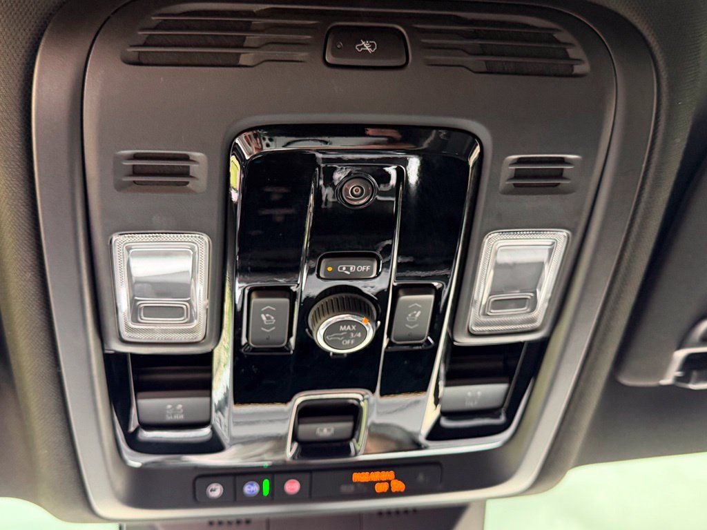 Used 2025 Cadillac Escalade ESV Sport w/ Touring Package AWD/4WD image 34