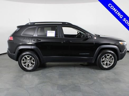 Used 2022 Jeep Cherokee Trailhawk w/ Premium Leather Package image 12
