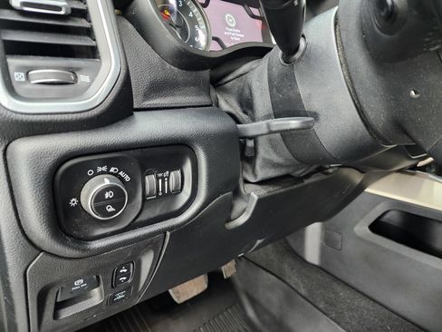 Used 2020 RAM 1500 Laramie image 43