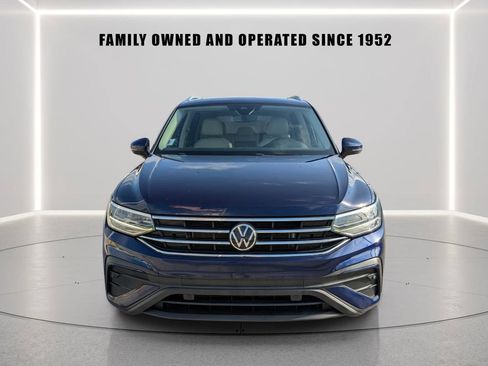 Used 2023 Volkswagen Tiguan SE w/ Panoramic Sunroof Package FWD image 6