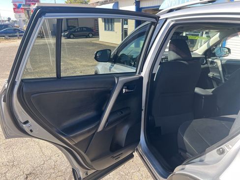 Used 2018 Toyota RAV4 XLE image 29