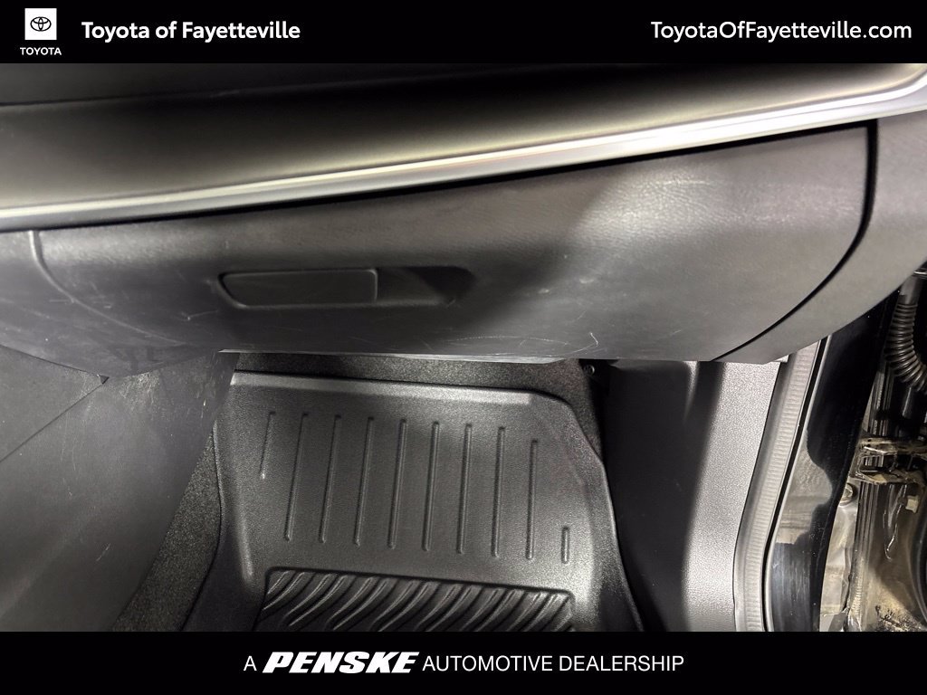 Used 2022 Nissan Rogue SV AWD/4WD image 12