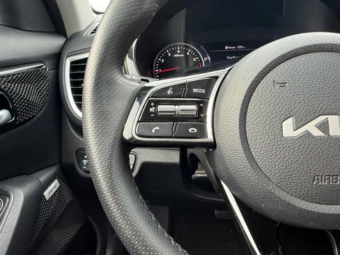 Used 2023 Kia Seltos SX w/ SX Sunroof Package AWD/4WD image 21