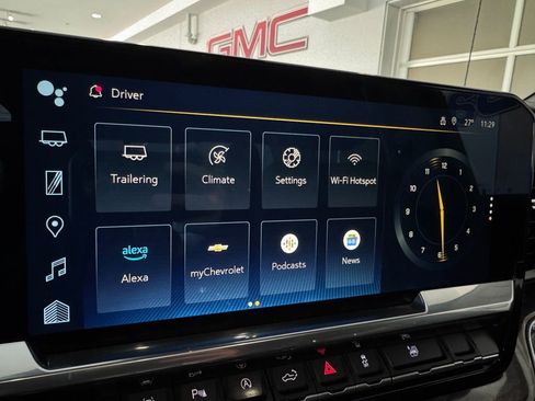 Used 2022 Chevrolet Silverado 1500 LTZ w/ LTZ Premium Package image 19