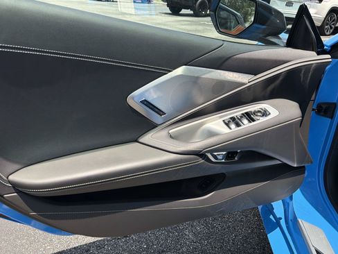 Used 2023 Chevrolet Corvette Stingray Preferred Conv w/ Z51 Performance Package RWD image 12