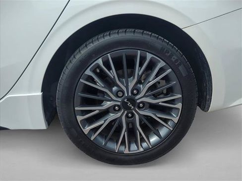 Used 2024 Kia Forte GT-Line FWD image 9
