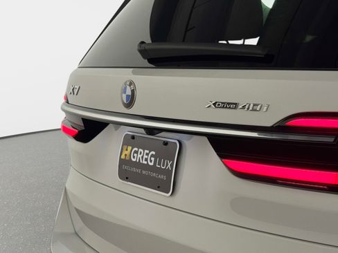 Used 2024 BMW X7 xDrive40i w/ Premium Package AWD/4WD image 16