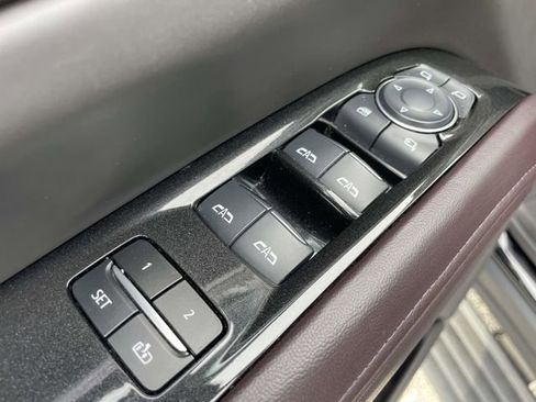 Used 2024 Cadillac Escalade ESV Premium Luxury Platinum image 19