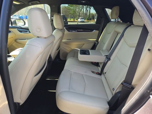 Used 2019 Cadillac XT5 FWD image 20