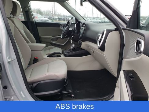 Used 2021 Kia Soul LX image 18