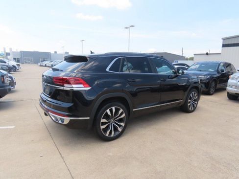 Used 2021 Volkswagen Atlas Cross Sport SEL R-Line FWD image 9