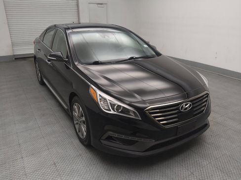 Used 2016 Hyundai Sonata Limited w/ Option Group 05 FWD image 13
