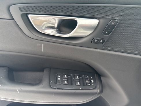 Certified 2024 Volvo XC60 B5 Plus image 18