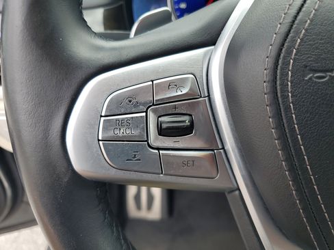 Used 2018 BMW 740i image 18