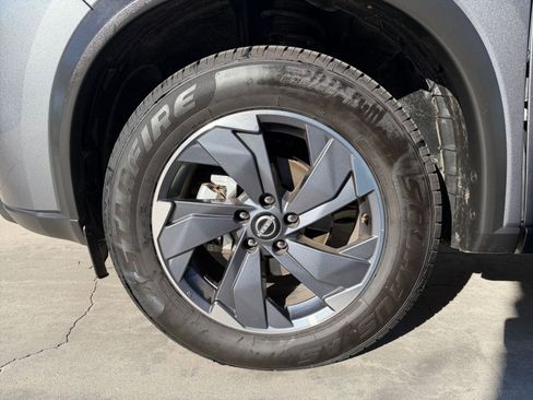 Used 2025 Nissan Rogue SV FWD image 32