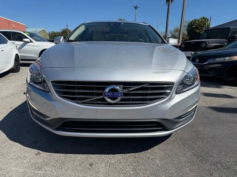 Used 2015 Volvo V60 T5 Premier image 2