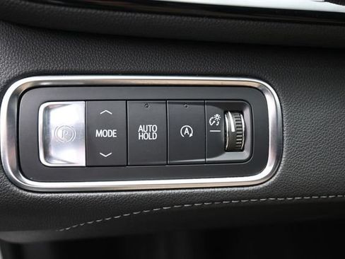 Used 2025 Buick Enclave Preferred FWD image 21