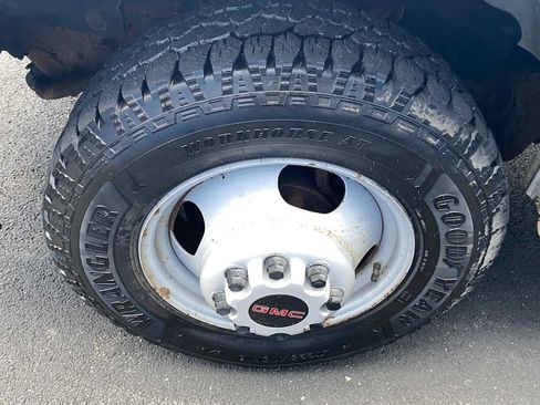 Used 2015 GMC Savana 3500 RWD image 26